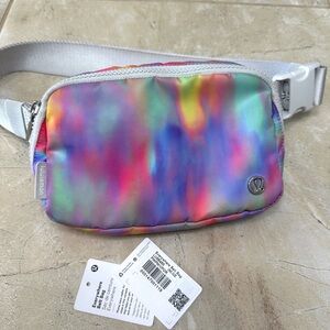 Lululemon Everywhere Belt Bag